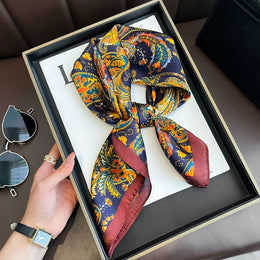 Como Silk Twilly Scarf - Classic Black variant image